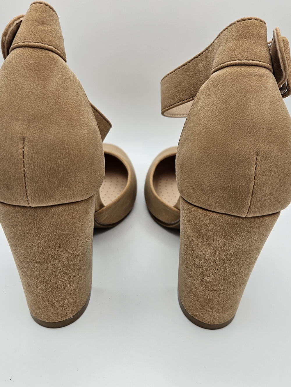 NIB J. Adams Cuppy Heels In Natural Vegan Nubuck Size 7 - Picture 5 of 7